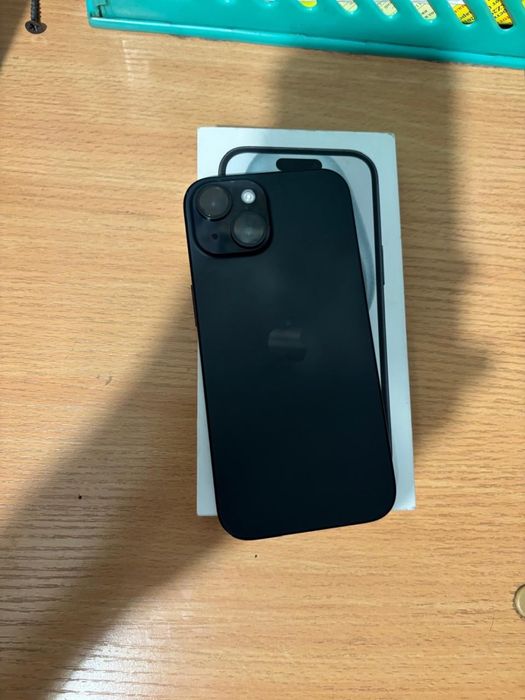 продаю айфон 15 акб 79%