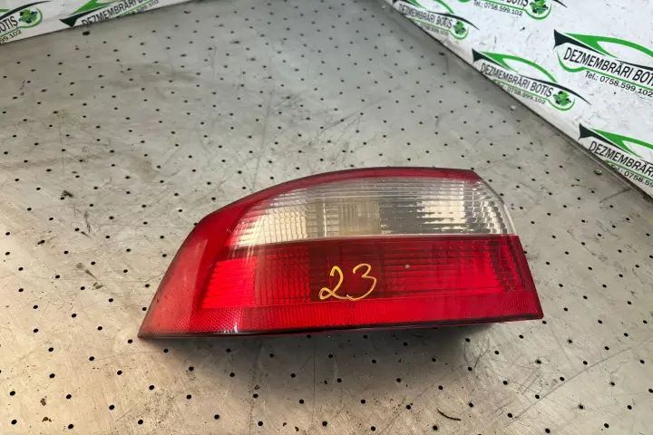 Lampa / Tripla stop stanga pe aripa Renault Laguna 2004