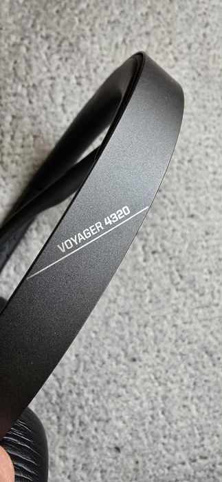 Продавам безжични слушалки Poly 4320 Voyager, Jabra