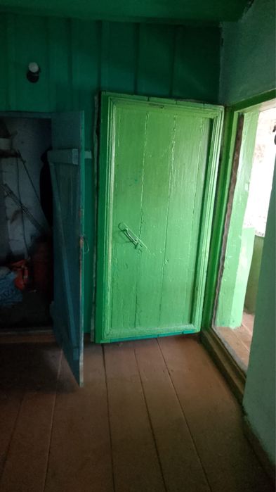 Продается дом. Можно оборудовать под дачу.