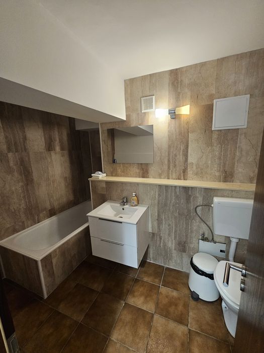 Proprietar vand ap.3 camere Bd.Decebal