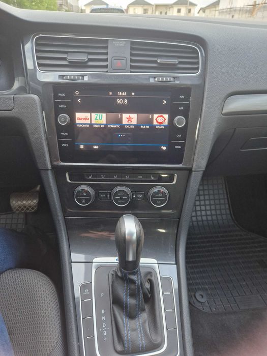 VOLKSWAGEN e-Golf 2020 — imagine 5