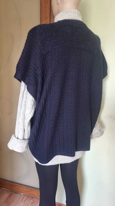 Pulover fara maneci Weekend Max Mara, 100% lana virgina, S/M