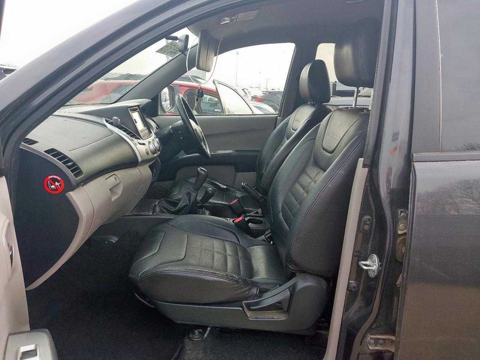 Dezmembrez Mitsubishi L200 2.5 Diesel 2012