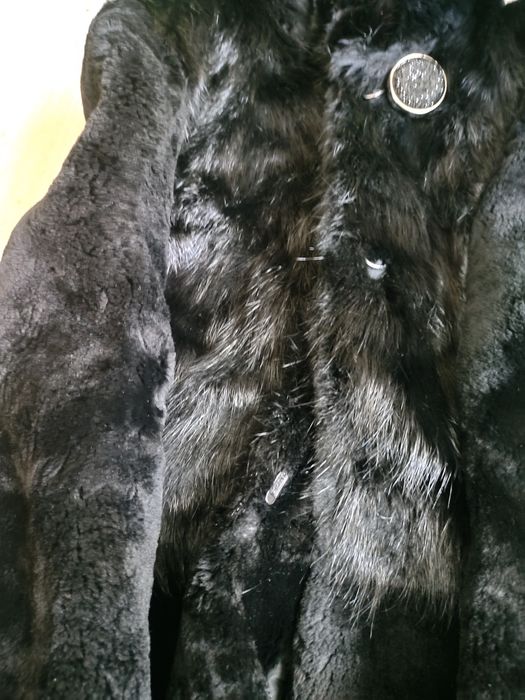 Мутоновая женская шуба