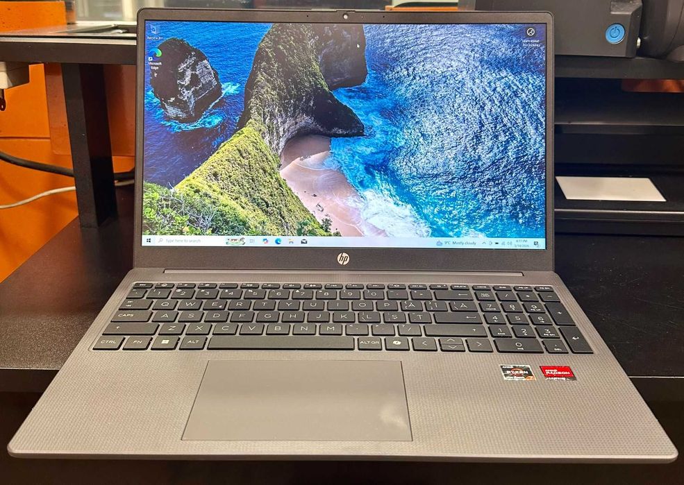 Hope Amanet P5 Laptop HP 15-FC0039NQ / RYZEN 7 5825U , 16 GB DDR4 , 512GB SSD , GARANTIE