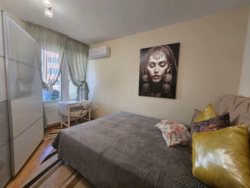 Двустаен апартамент в ж.к. Студентски град.