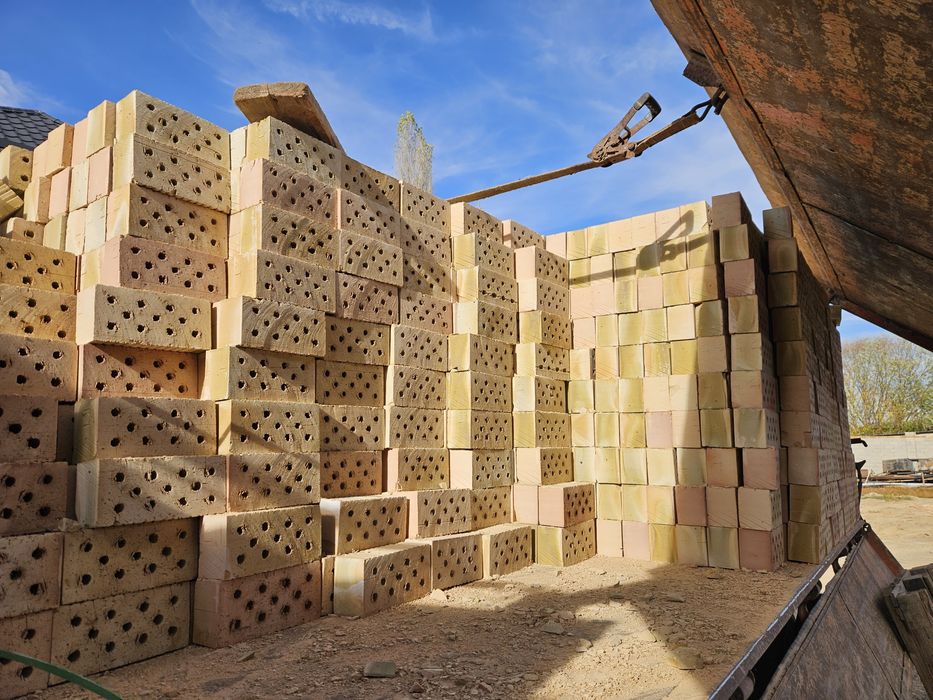 Кирпич Жоный полуторка