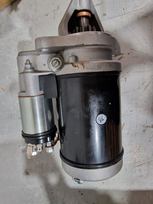 Electromotor Ford dexta nou import preț 1150 lei se poate trimite prin