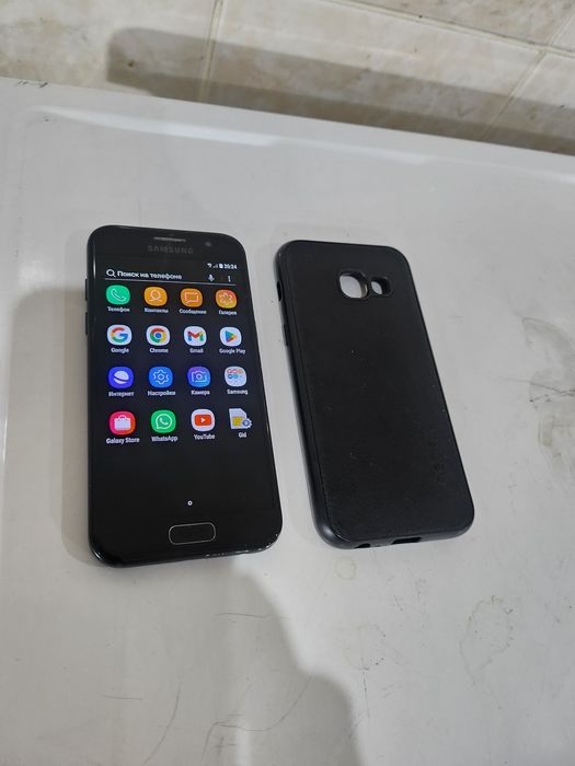 Продам СамсунгА3 2017