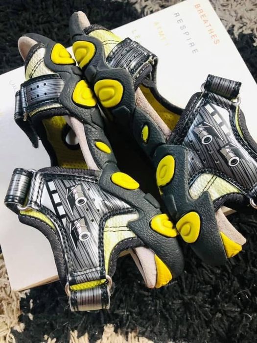 Sandale baiat GEOX-marimea 31,inter20cm,ileduri-lumini,nu CROCS,,Ecco