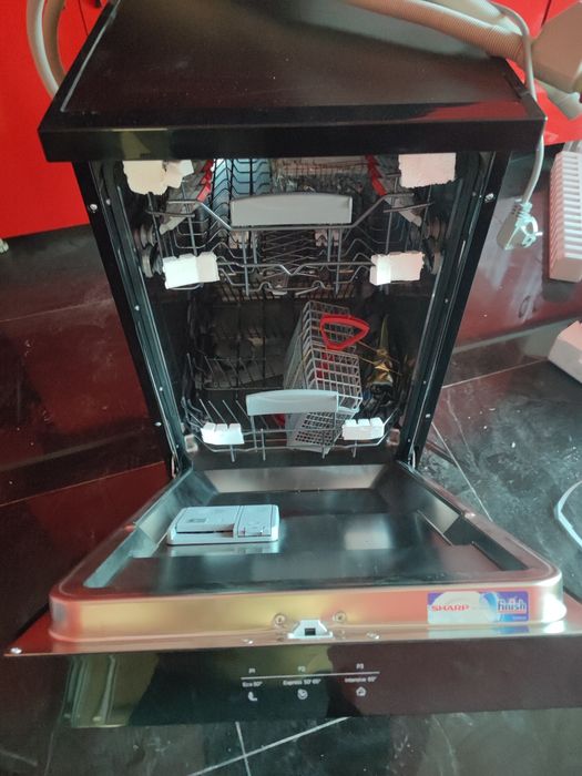 Съдомиялна "SHARP"