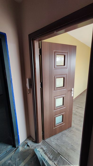 Дава се под наем Тристаен апартамент в Казанлък - 110 кв.м за 150960 € - Снимка #7