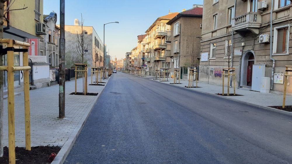 Дава се под наем Офис в Бургас, Център - 80 кв.м за 510 € - Снимка #2