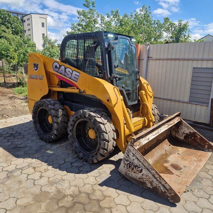 Miniincarcator bobcat Case sr175