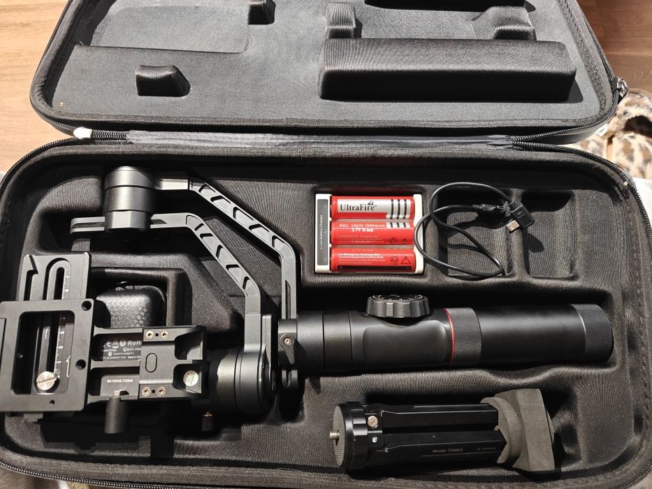 Sony A7 III, bliț, obiective, baterii/acumulatori, lampi LED YONGNUO