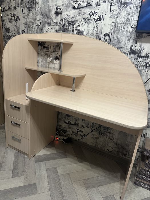 Продам стол б/у состоянее хорошее