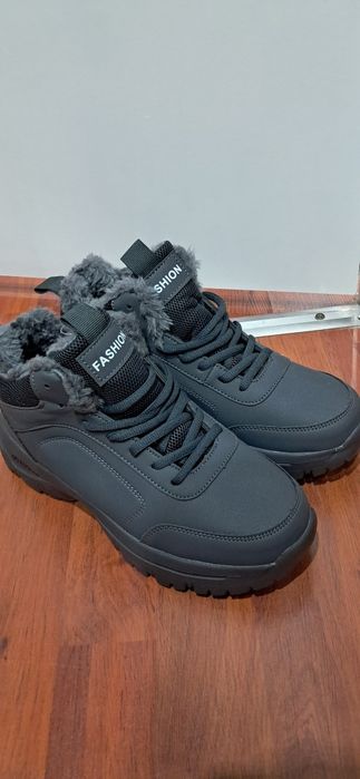 Продам куртку и обувь новые