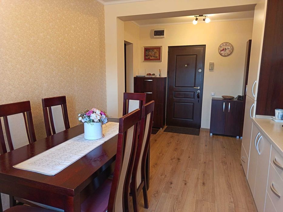 Vanzare apartament 2 camere