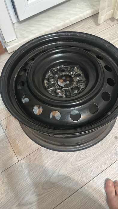 Продам диск 5*100 авенсис,королла и тд