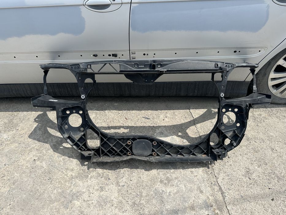 Рамка радиатори за Audi A4