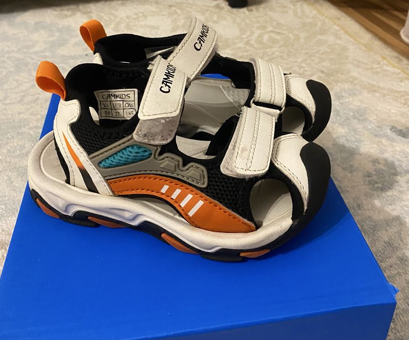 Продам детскую обувь