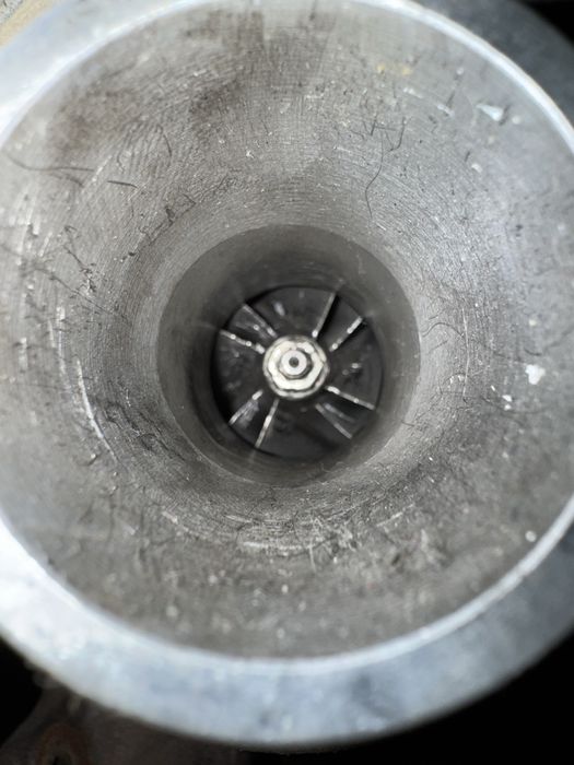 Turbina 0.9 TCE Dacia Logan / Sandero cod 144103742R / 8201234380