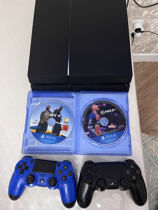 Продам PS4 fat 500гб