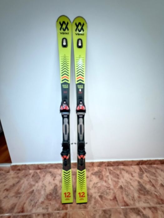 SKIURI Volkl Racetiger