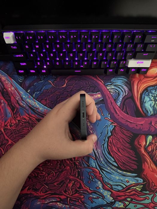 Iphone 13 mini midnight 128GB СУПЕР ЗАПАЗЕН!