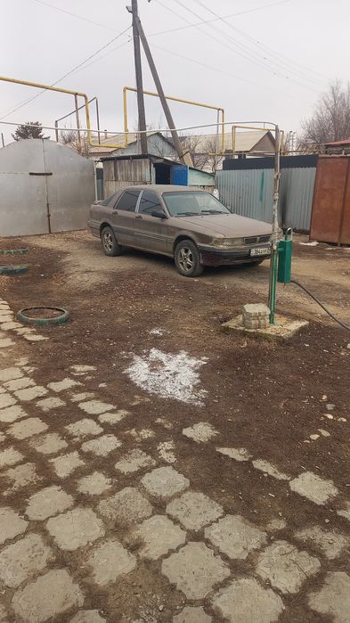 Mitsubishi Galant 1990