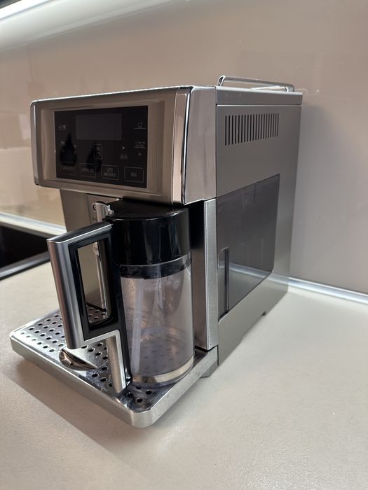 Vand espresor Delonghi PrimaDonna Avant