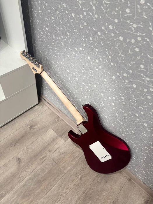 Электрогитара Yamaha Pacifica 012