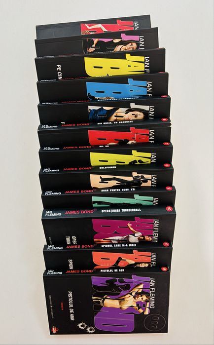 12 volume din seria James Bond