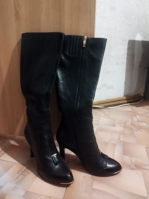 Женские кожаные сапоги
