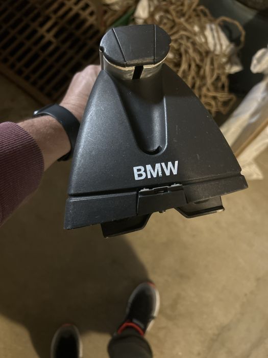 Vand suport biciclete destinat pentru BMW cu prindere pe plafonul auto