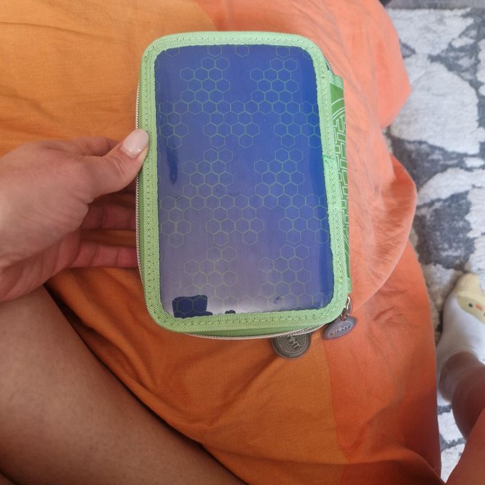 Нов пълен несесер