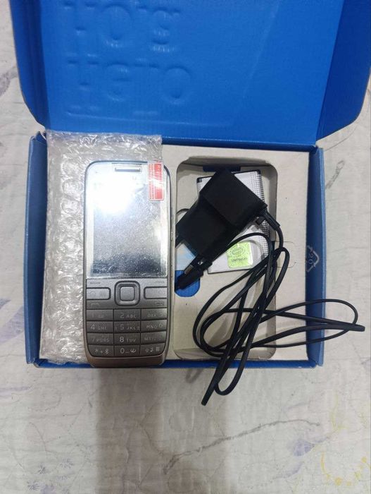 Продам новый телефон Nokia Е52. На запчасти.