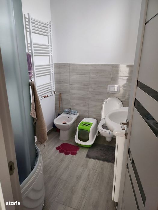 Casă rezidențială cu 9 camere, amplasare centrală