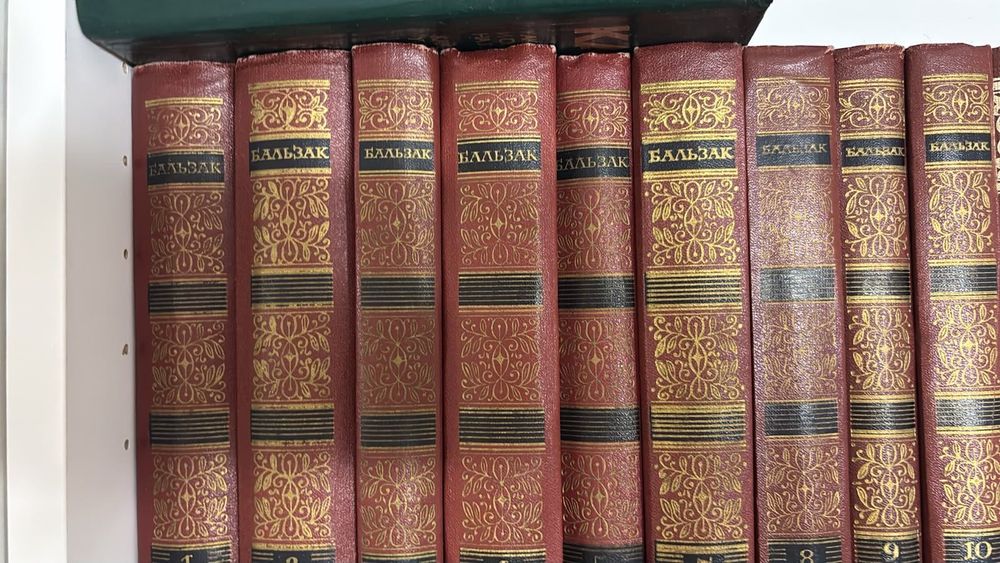 Книги! Срочно продадим книги томами!