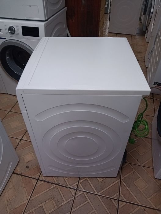 Почти нова сушилня с термопомпа Бош Bosch Exclusive Serie 8 A+++ 8кг !