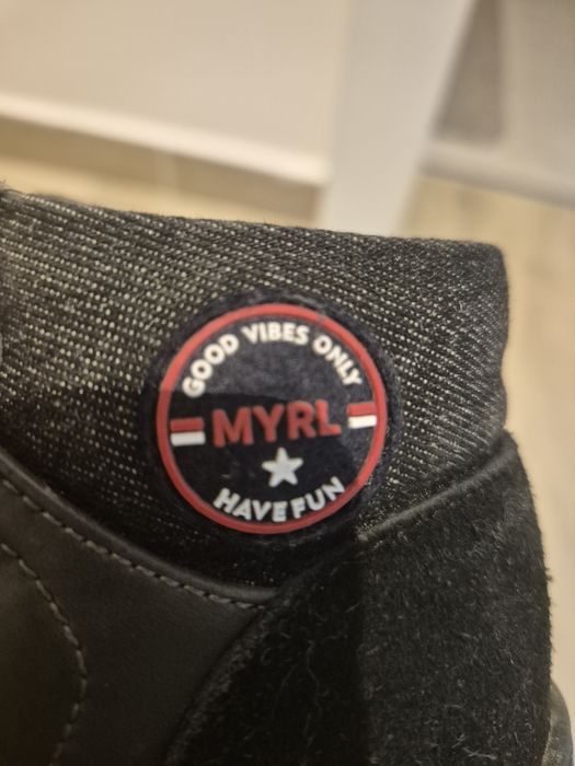 Ghete piele întoarsă mărimea 28