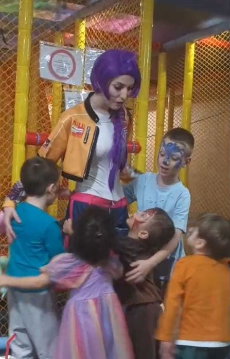 Animatori petreceri copii Bucuresti, pictura pe fata, superoi, printes