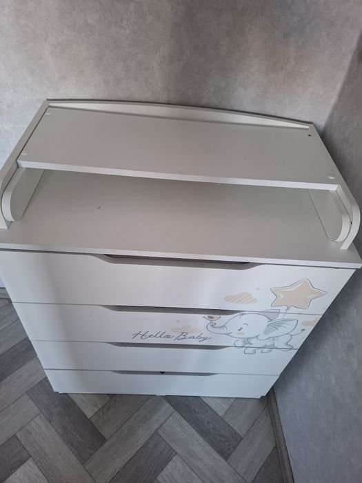 Камод с пеленальным столиком