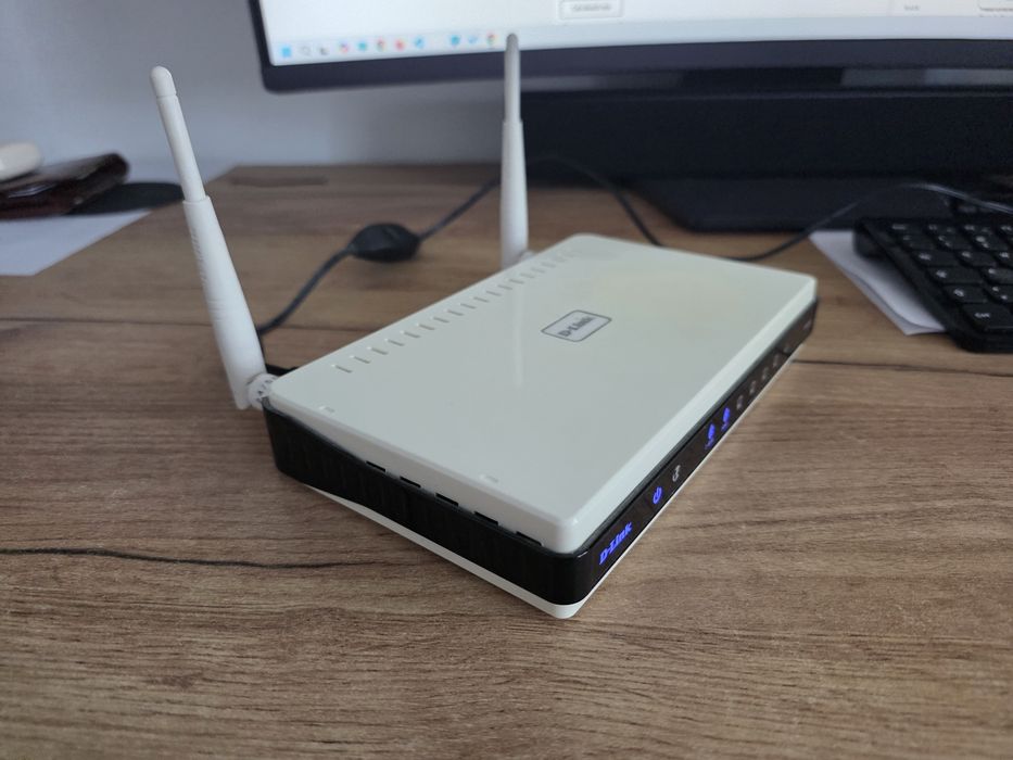 Router Gigabit D-Link DIR-825