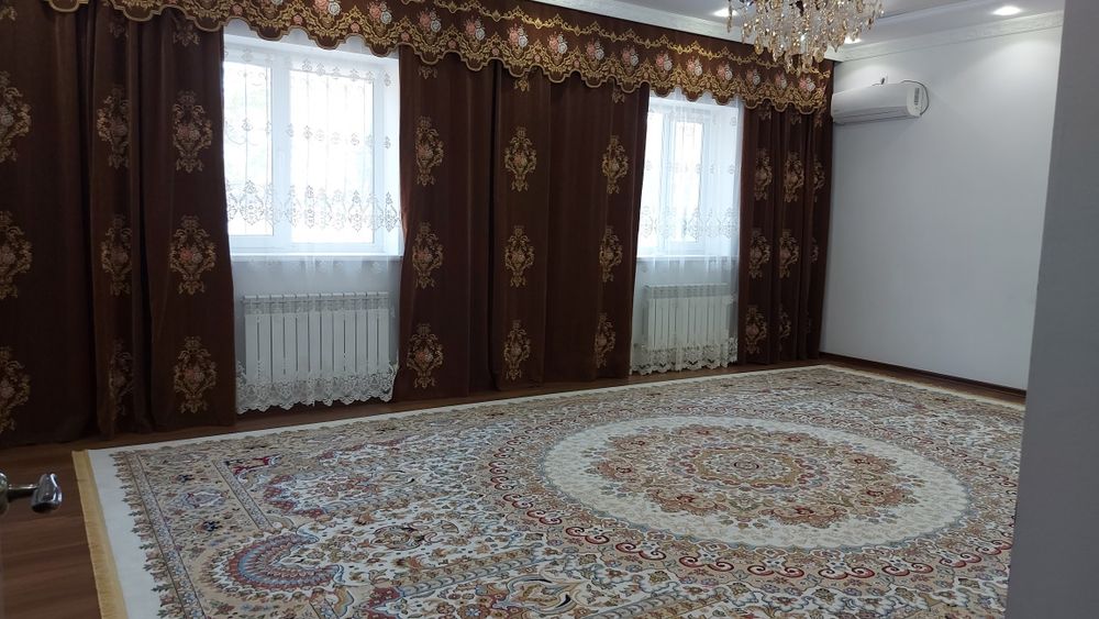 Продам шторы в комплекте.Ковёр 4×7