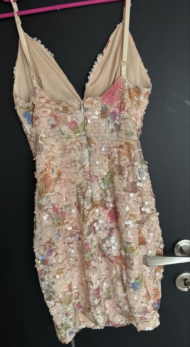 Цветна рокля за всеки повод