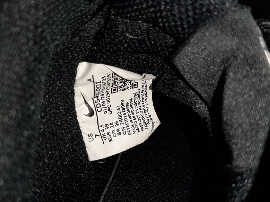 Маратонки Nike номер 38