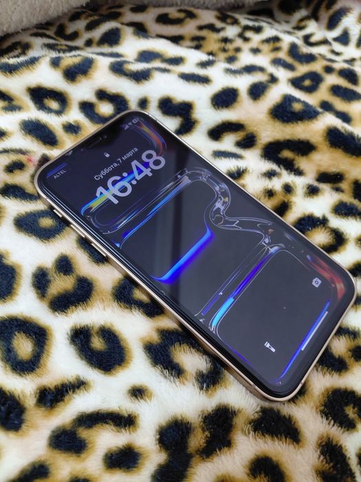 Продам     айфон