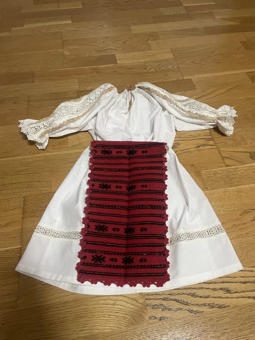 Costum popular ,zona Rupea !! Pentru 3-5 ani